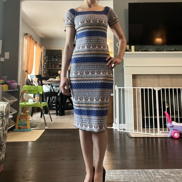 Pattern Dress - Picture 7 of 7